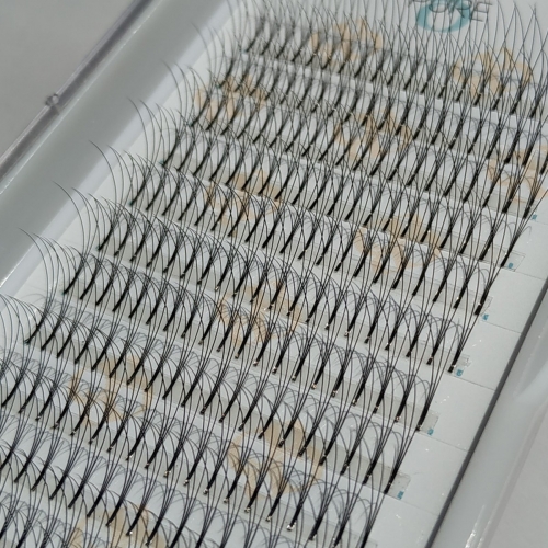 Boite Extension de cils Volume Russe PURE 3D en bouquets